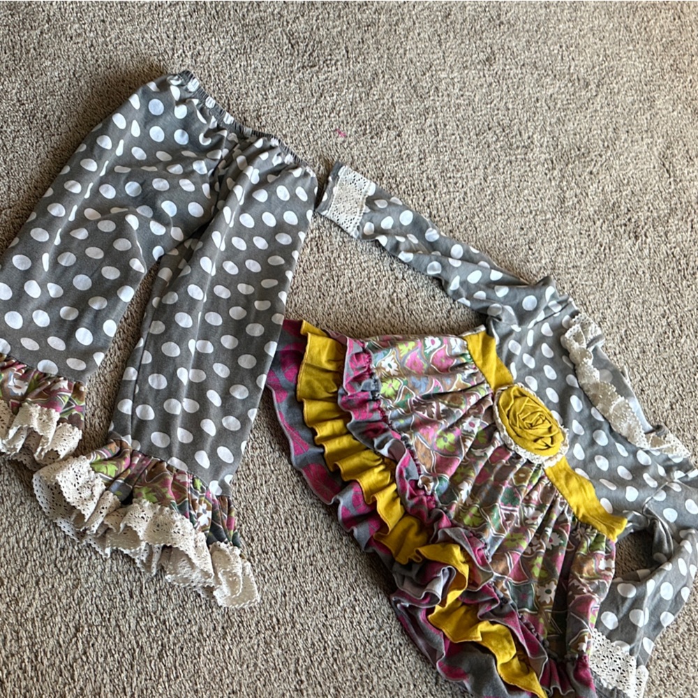 Adorable Kids Gray and Yellow Ruffle Set